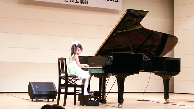 学校の発表会、ピアノ動画の記事動画