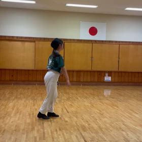 片手側転の画像