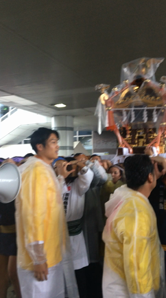 田無神社例大祭！！雨天決行！！の記事動画