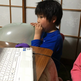 思わず体が動くんかい？笑の画像
