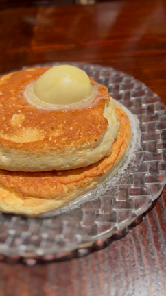 東京/丸の内/閉店に向けて毎日行列！海外気分カフェのパンケーキの記事動画