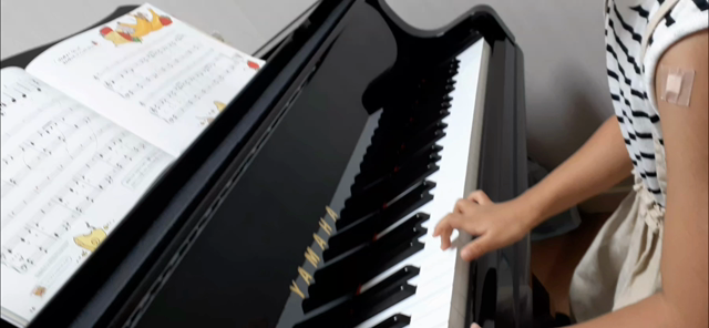 はじめてのピアノ楽しんでる？の記事動画