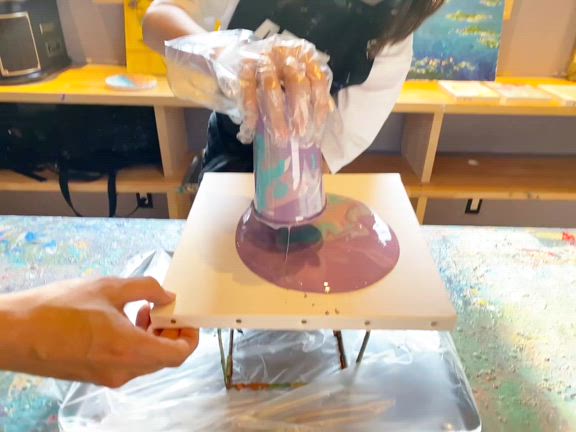 絵の具でたらし込みアートに挑戦！の記事動画