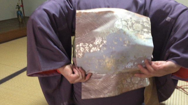 帯の記事動画