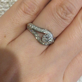 婚約指輪♡いつつける？の画像