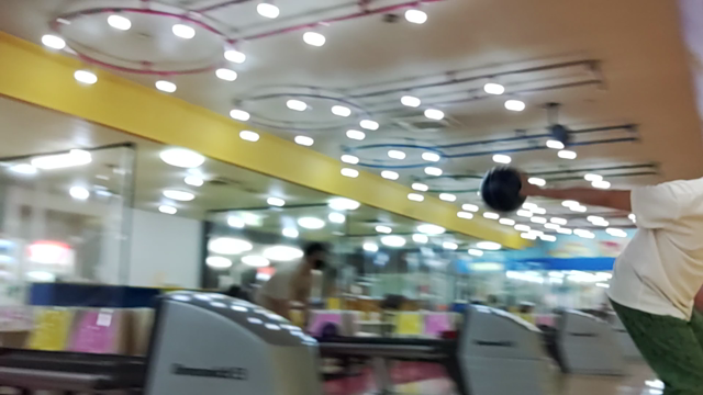 ボウリングも快調にストライクですよの記事動画