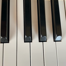 音楽鑑賞2日目　4/18   家族で楽しいね→ピタゴラスイッチの画像