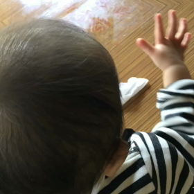 ♡【1y0m】テーブルを拭くようになりました♡の画像