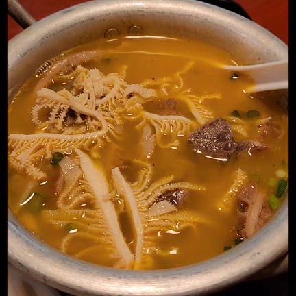 【香福味坊(秋葉原)】牛ホルモンの酸湯煮込み(酸汤牛杂) de 昼呑みの記事動画