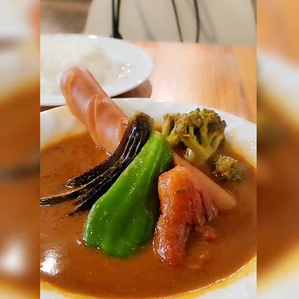 【スープカレーカムイ(岩本町)】野菜カレー 10辛 ＋極太ソーセージの記事動画