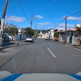 飛び出すなの画像