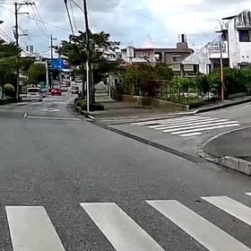 減速したのにナゼ進むの画像