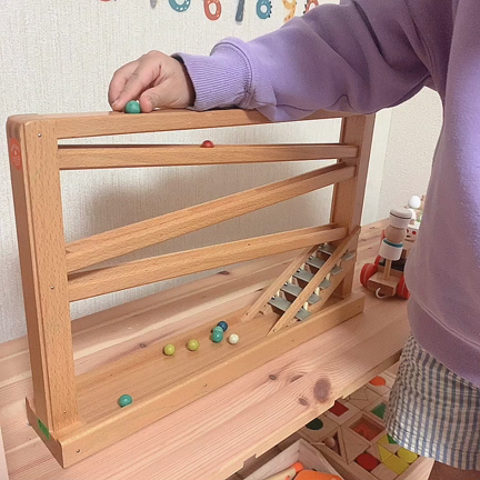 1〜3歳の脳を育てるおもちゃ①の記事動画