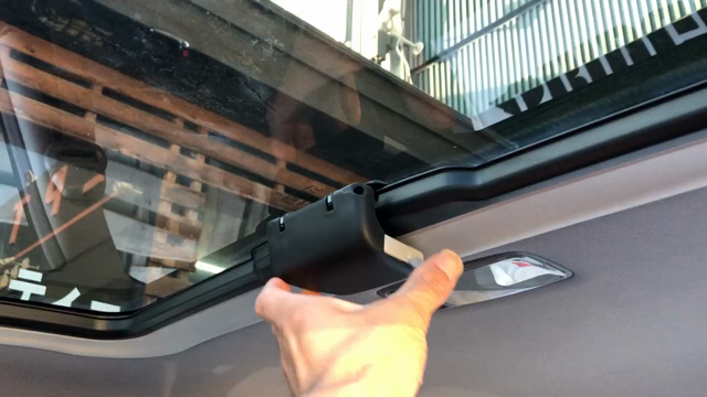 マークⅡへ後付サンルーフ取付、その他電装作業です。の記事動画