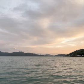 日月潭の画像