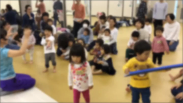 【神戸総合運動公園】親子体操教室☆絵本タイムの間ママ達は。の記事動画