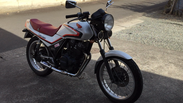 CBX250RS 復活の記事動画