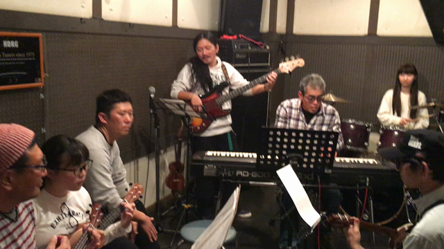 『ウクレレ・ピアノ ミニパーティー 』演奏編の記事動画