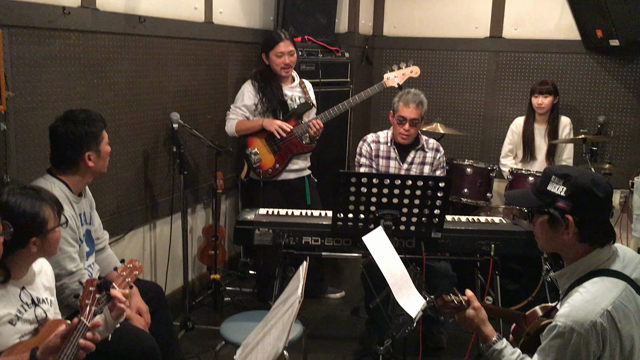 『ウクレレ・ピアノ ミニパーティー 』演奏編の記事動画