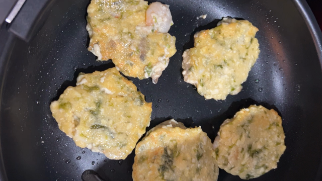 お豆腐のふわふわ焼き！ダイエット飯の記事動画