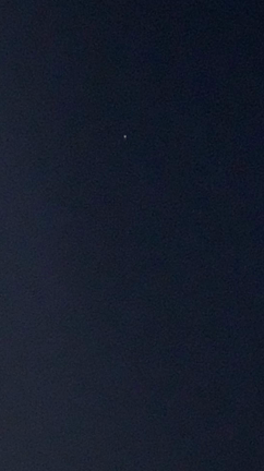 夜の空にUFO現る？の記事動画
