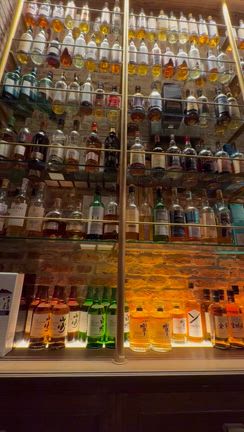 【表参道クリスマスランチ】ウィスキーの図書館に行ってきた！の記事動画