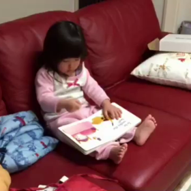 必見動画♡2歳児の英語絵本読みの画像