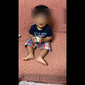 １歳2ヶ月ちゃんカスタネットを打つの画像