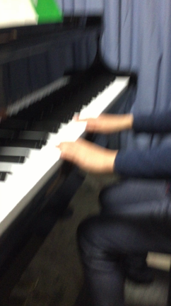 コロコロトリルを弾いていますの記事動画