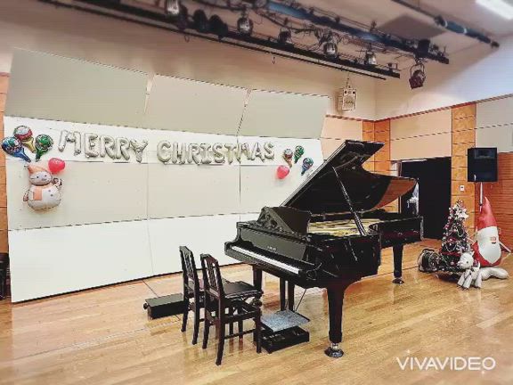 クリスマス連弾＆アンサンブル発表会の記事動画