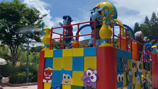 【HKDL】ピクサーのパレードが始まりました！動画追加の記事動画