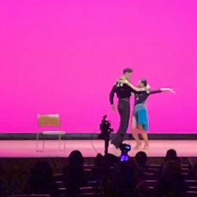 ダンスの動画の画像