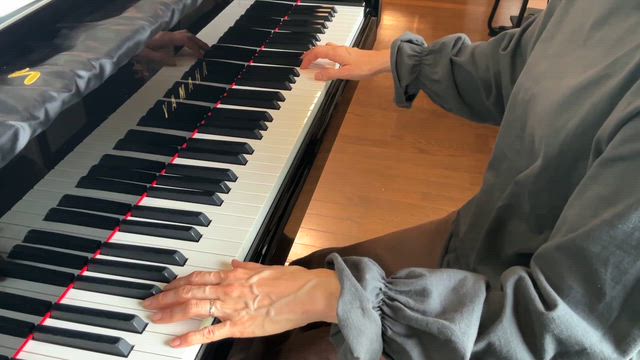 「なんか弾きづらい…」の原因は、手首の固さでした。～Aさんのレッスンより～の記事動画