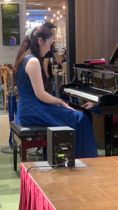 素敵なピアノコンサートの記事動画