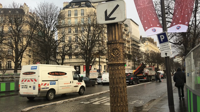 パリでのマジックタイムの記事動画