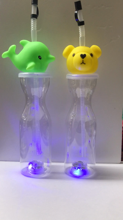 新発売 イルカ&クマ LED光るボトル！の記事動画