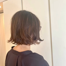動きのあるボブスタイルへの画像