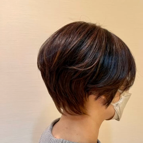 襟足少し長めのショートの画像