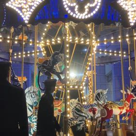 ルイヴィトン　カルーセル　@横浜美術館前の画像