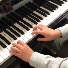 跳ね上げる音⑴の画像