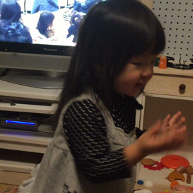 1歳児の恋ダンスの画像