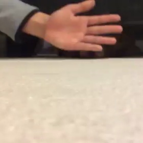 ソファの下がお気に入りの画像
