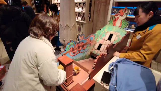 2025年12月ディズニーのクリスマス ランド編Part３の記事動画