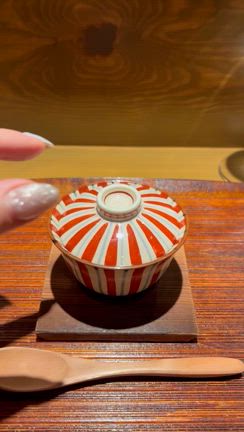 伝統と遊び心が同居する、高輪の和食「しん山」の記事動画
