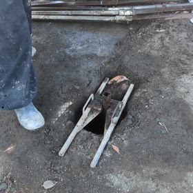 人力井戸掘削の画像