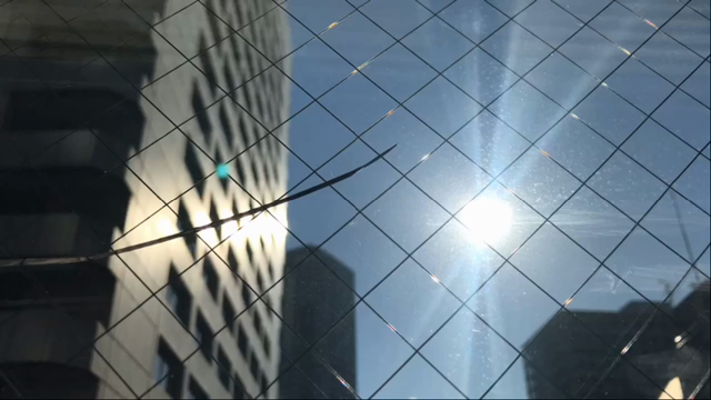 ガラスのヒビの記事動画