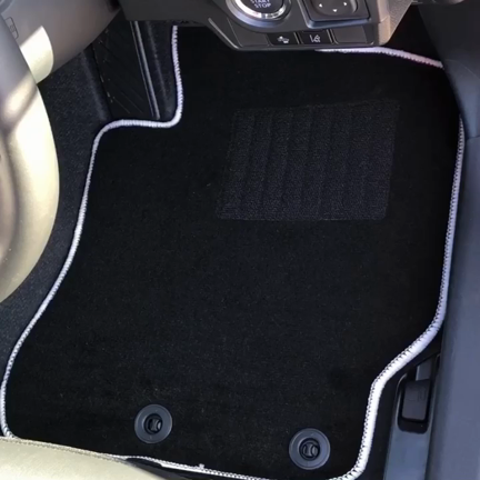 トラブル発生！！ カーマットの不具合です。の記事動画