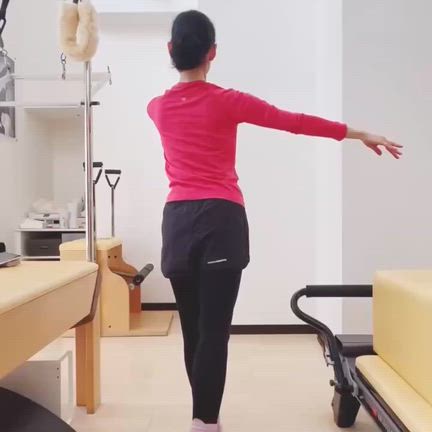 足を外さずにアラベスクするには！の記事動画