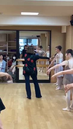 ニーナ・アナニアシヴィリさんの強く美しいアームㇲ！の記事動画