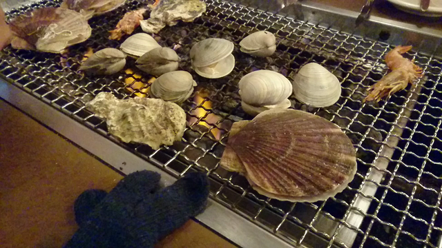 【外食】【みとろ～な】生牡蠣を初めて食べましたの記事動画